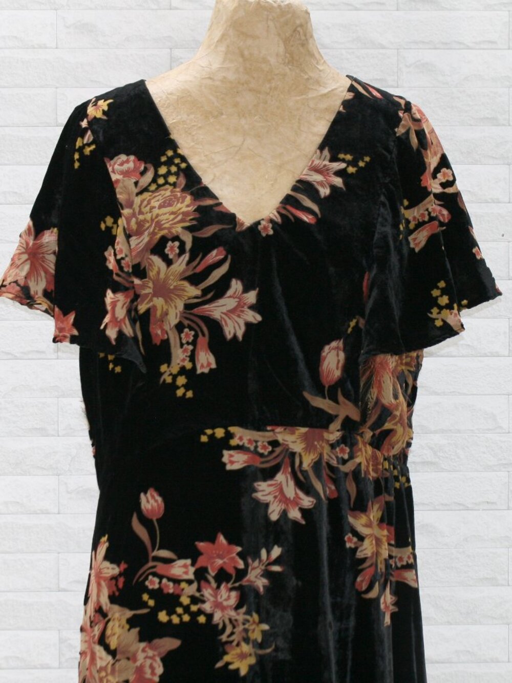 REBA Dress Floral Velvet Burnout V-Neck Ruffle Cottagecore Midi Black Coral 12 - Picture 2 of 16